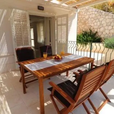 Seafront Silence - One Bedroom With Terrace And Sea View