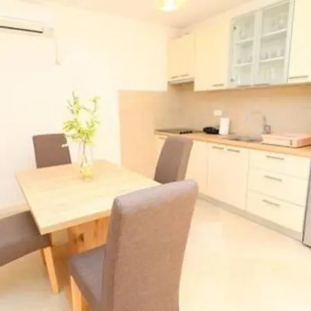 Seafront Silence - One Bedroom With Terrace And Sea View Apartment *