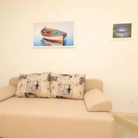 Seafront Silence - One Bedroom With Terrace And Sea View *