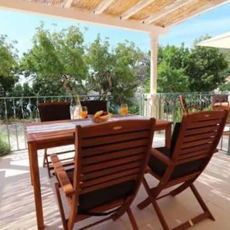 Seafront Silence - One Bedroom With Terrace And Sea View * 特雷斯塔尼克