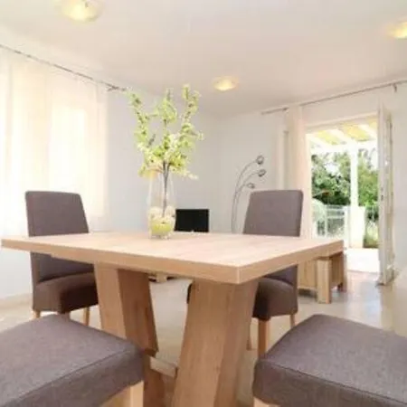 Seafront Silence - One Bedroom With Terrace And Sea View Apartment *