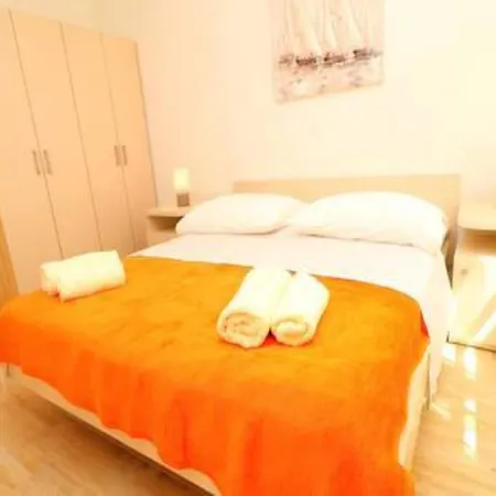 Seafront Silence - One Bedroom With Terrace And Sea View דירה