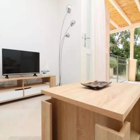 公寓 Seafront Silence - One Bedroom With Terrace And Sea View