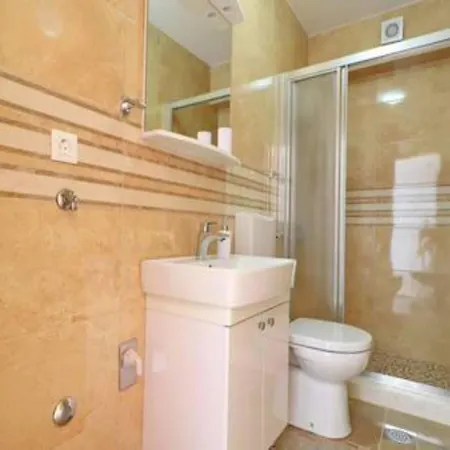 Seafront Silence - One Bedroom With Terrace And Sea View *