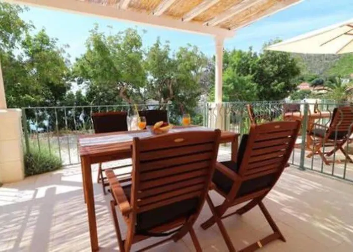 Seafront Silence - One Bedroom With Terrace And Sea View * トルステニク