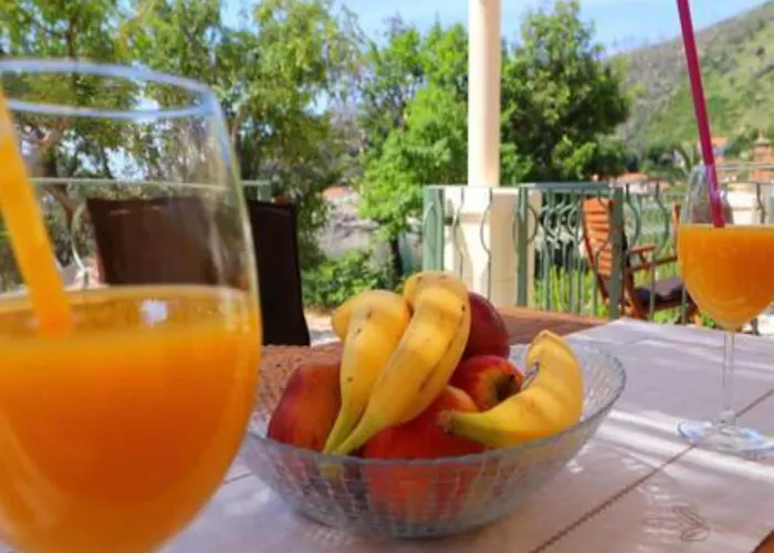 Seafront Silence - One Bedroom With Terrace And Sea View *